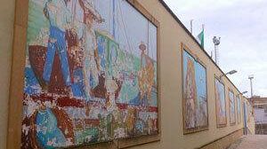 Il degrado dei “murales” dello stadio “Nino Vaccara” tra l’indifferenza della gente e del Comune