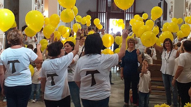 Bambini  della  scuola “Dante Alighieri” rendono omaggio a San Francesco