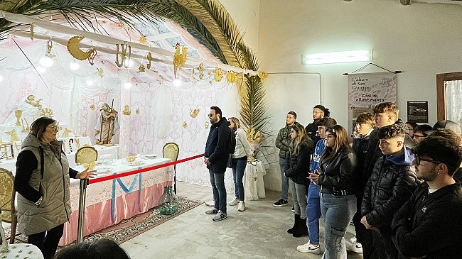 Campobello, allestito l'altare 