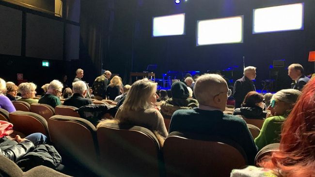 Trapani, lunghi e calorosi applausi alla prima