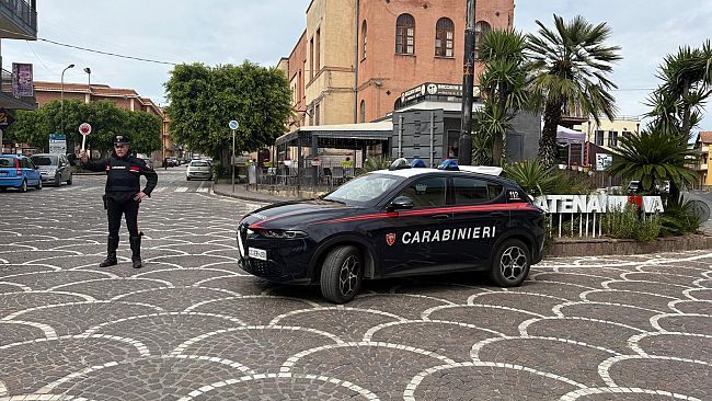 catenanuova-controlli-dei-carabinieri-nei-locali-sospesa-lattivita-di-un-bar