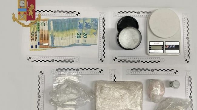 La Polizia di Stato arresta un insospettabile e sequestra 650 grammi di cocaina