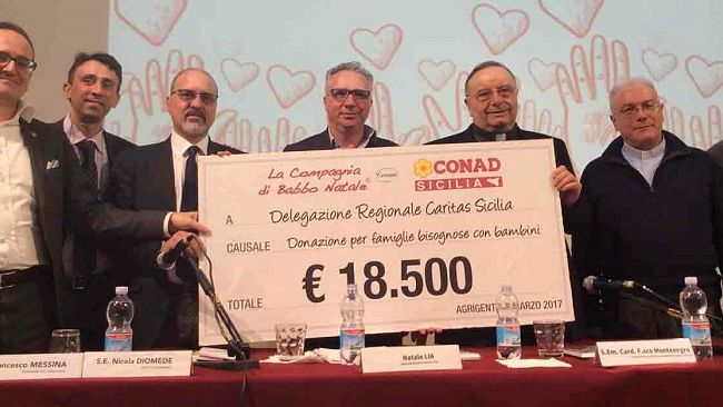 Conad Sicilia e la Compagnia di Babbo Natale onlus devolvono oltre 18 mila euro a Caritas Sicilia