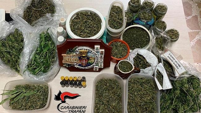 Castelvetrano: trovato con armi e droga. Meccanico arrestato dai Carabinieri