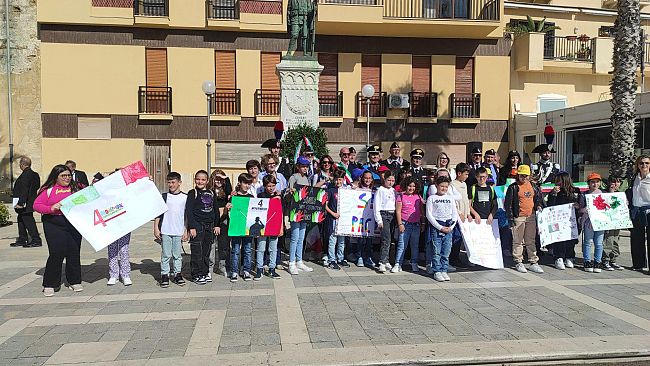 Mazara, I.C. Pirandello-Bonsignore partecipa alla celebrazione della Giornata dell'Unità Nazionale e delle Forze Armate