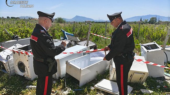 partinico-scarica-frigoriferi-e-rifiuti-in-un-terreno-32enne-denunciato-dai-carabinieri