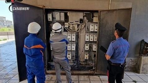 furti-di-energia-elettrica-nei-primi-cinque-mesi-del-2026-sono-gia-15-gli-arresti-e-24-le-denunce