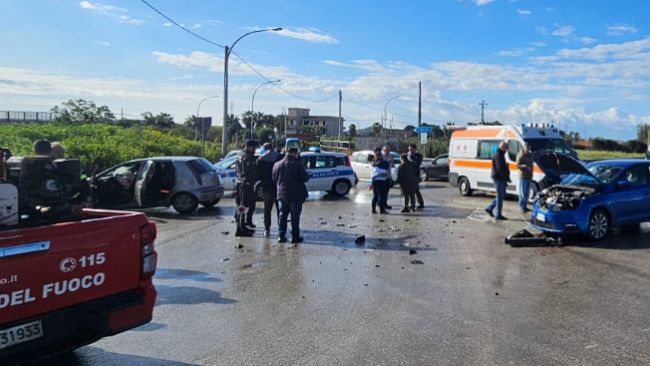 Trapani: scontro lungo la via Erice-Mazara, quattro feriti 