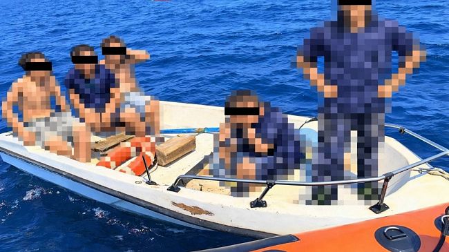 paura-al-largo-del-porto-il-mare-mette-in-difficolta-cinque-ragazzi