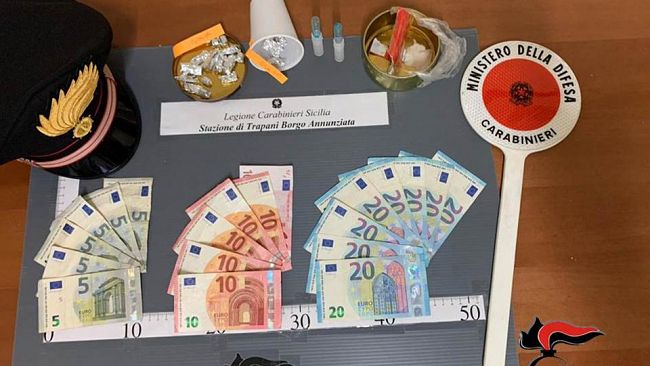 Trapani: minorenne arrestato dai Carabinieri per spaccio di stupefacenti