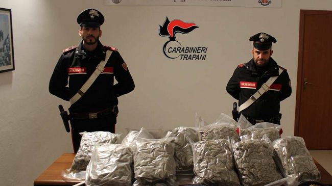 Marsala: trasportava 11 kg di marijuana. 45enne marsalese arrestato dai Carabinieri