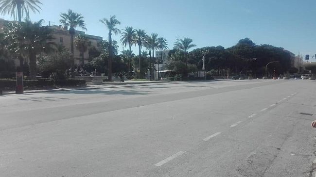 Trapani, la zona pedonale di Piazza Vittorio violata da scooter pericolosi