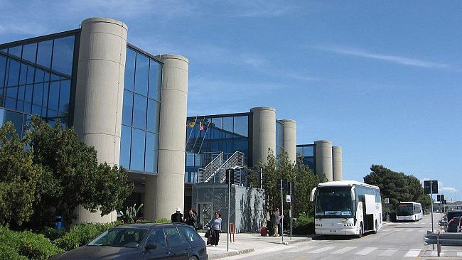 Coronavirus, il Florio resta aperto. Sospesi i voli civili, Ombra: «Tuteleremo l’aeroporto»