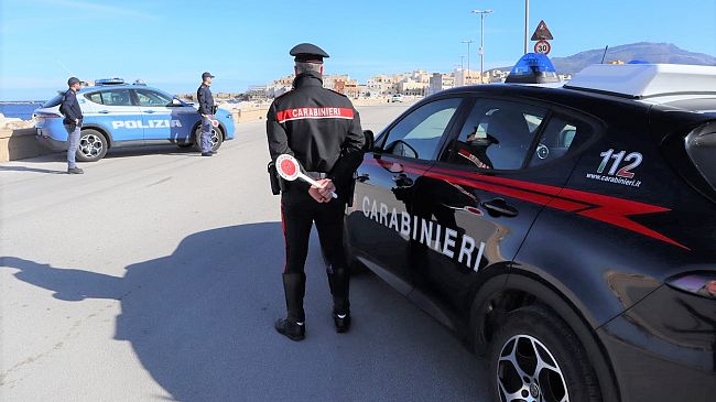Operazione congiunta di Polizia e Carabinieri a Trapani.  Arrestato 18enne sorpreso a rubare un ciclomotore
