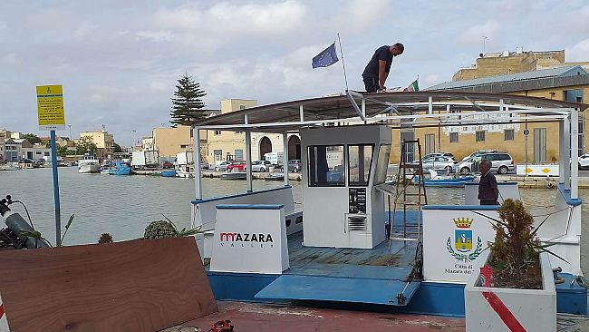 Mazara, prorogato per un mese il servizio della “chiatta” sul Mazaro