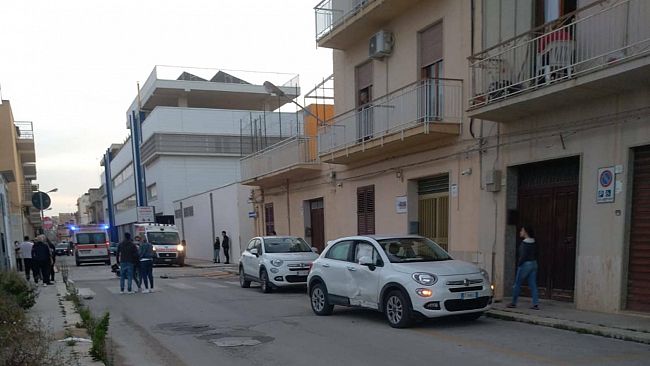 Mazara, scontro tra auto e moto nei pressi dell'ospedale