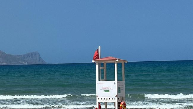 alcamo-marina-madre-e-figlio-in-difficolta-in-mare-soccorsi-da-due-bagnanti