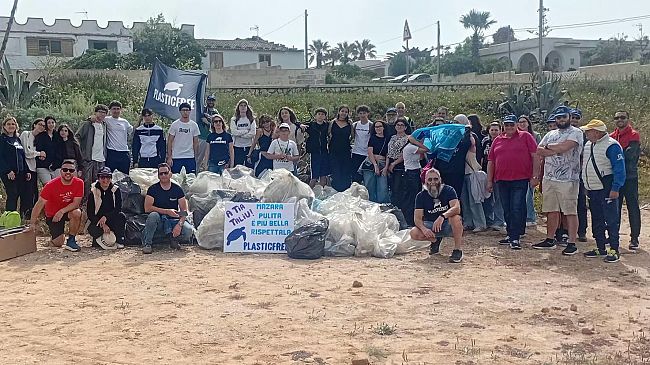 mazara-plastic-free-70-volontari-ripuliscono-la-quarara-raccolti-860-chili-di-rifiuti