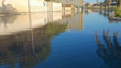 Al Porto Nuovo e a due passi dalla sopraelevata, la strada che si allaga