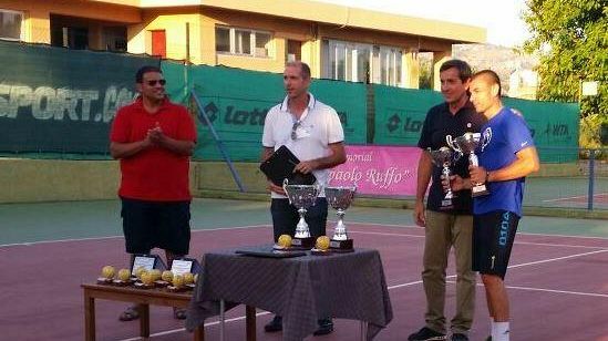 Il mazarese Andrea Scavone trionfa ai Campionati di Tennis Siciliani di IV Categoria