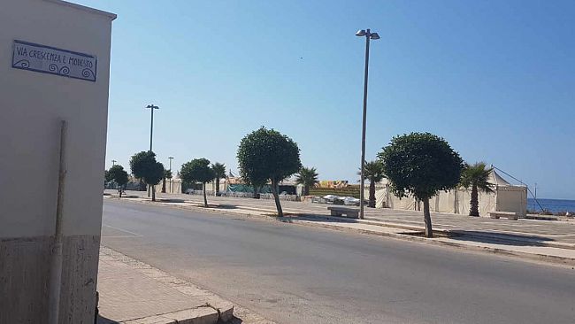 Mazara, aggressione per un posteggio. Uomo ferito e macchina fracassata a colpi di mazza