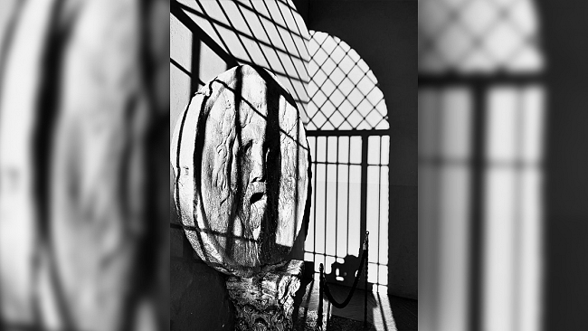 Ultime della sera: ”Parresìa”