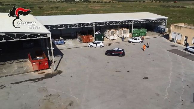 ​“Rubavano materiale ferroso minacciando operai di un’azienda”, arrestati 2 marsalesi