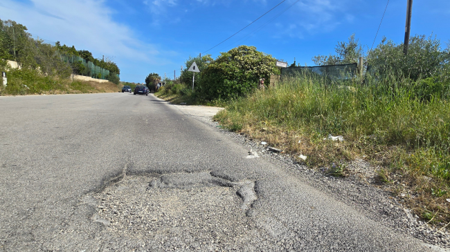 mazara-esplode-pneumatico-a-causa-di-una-buca-la-denuncia-di-un-cittadino