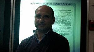 Il direttore del Cnr di Mazara, Tranchida, spiega i lavori per l’analisi dei fanghi del porto canale