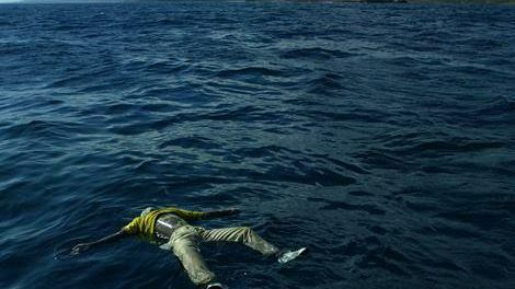 Migranti: a questo punto spariamogli