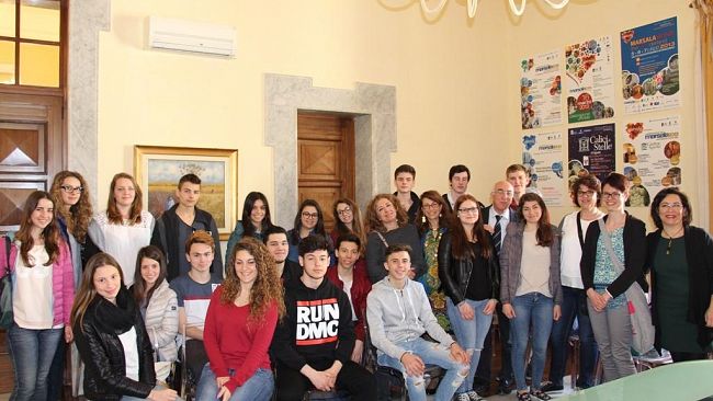 Studenti tedeschi in visita al Comune. Sono impegnati in uno scambio culturale con l’ITC – turistico