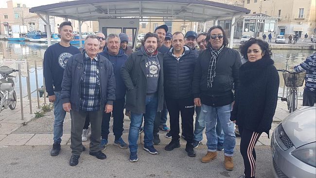 VIDEO – Mazara, chiatta ferma da 2 mesi. Disagio per molti cittadini