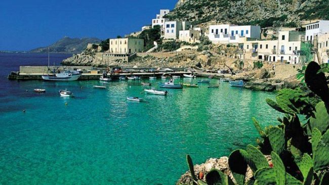 Egadi, preoccupazione degli albergatori sui collegamenti