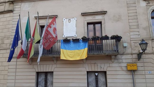 Erice, sabato e domenica Torretta Pepoli illuminata con i colori dell'Ucraina