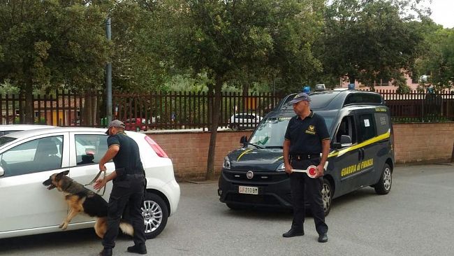 Blitz della guardia di finanza, arrestati due spacciatori