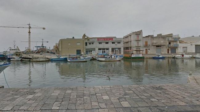 Rissa fra extracomunitari in piazzetta dello Scalo. Un arresto