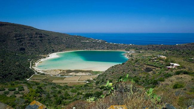A Pantelleria tutto l’anno. Iniziativa della compagnia DAT per promuovere il turismo scolastico, in collaborazione con Airgest