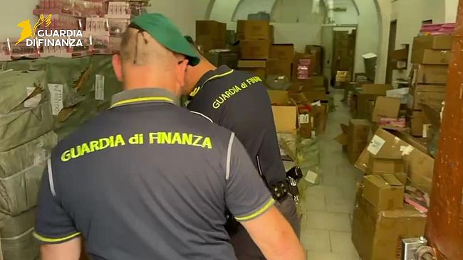 palermo-sequestrati-10-mila-peluches-labubu-contraffatti