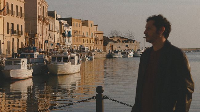 ​L’artista mazarese Cico Messina presenta l’album “Bar del Molo