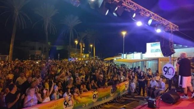 Tre Fontane, gran successo di pubblico per lo spettacolo di Radio Time '90