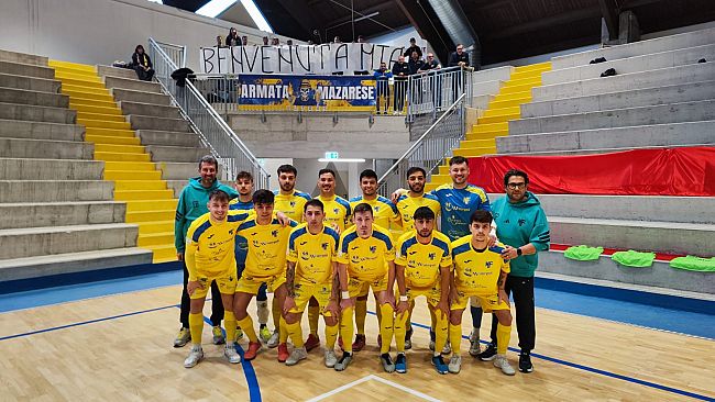 futsal-mazara-fa-poker-ad-acri-e-centra-la-terza-vittoria-consecutiva-e-vetta-della-classifica