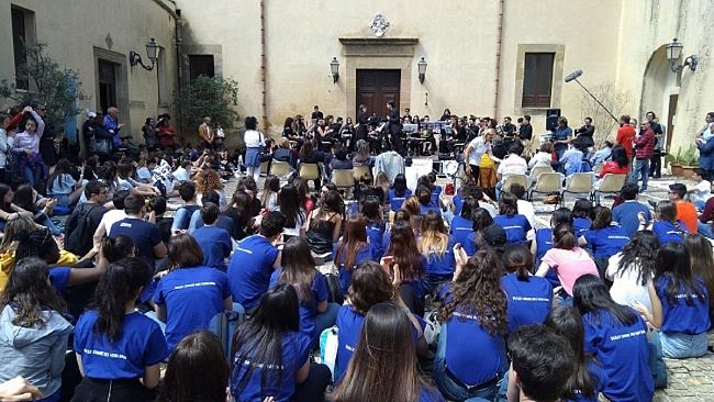 Partanna, studenti e autorità uniti nel ricordo commosso di Rita Atria
