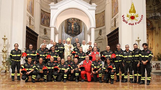 Trapani: Solenne benedizione degli elmi per i 19 nuovi Capi Squadra dei Vigili del Fuoco
