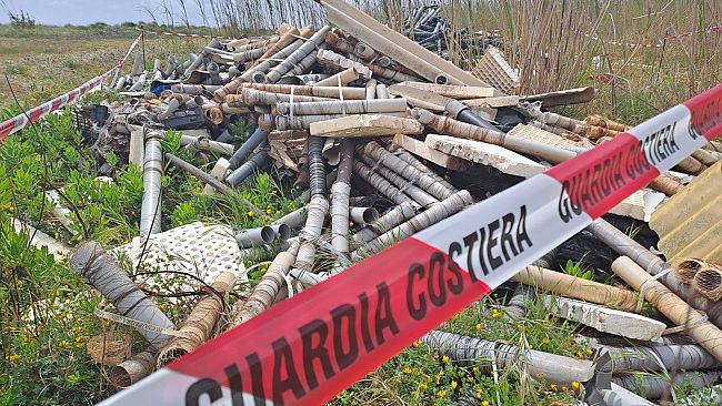 La Guardia Costiera sequestra area di 100 m2 a Capo Feto per abbandono rifiuti