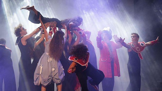 Mazara, standing ovation per lo spettacolo “Wonderland