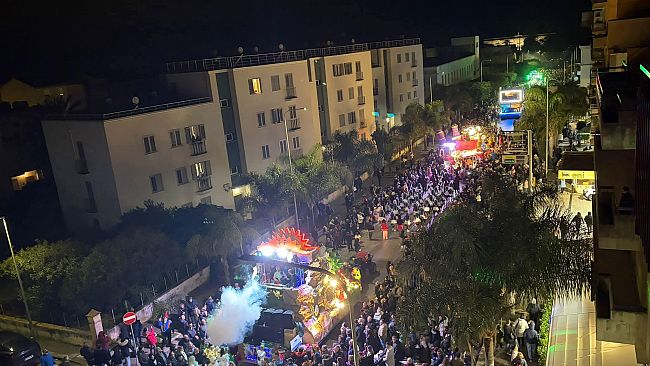 carnevale-oggi-nuova-sfilata-con-i-carri-ad-alcamo