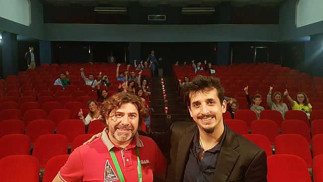 VIDEO – Intervista a Roberto Lipari che presenta il suo film “tuttAPPosto” al cine Eden