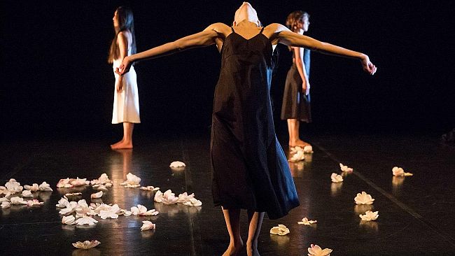 VIDEO- “Danza e mistero” omaggio alla danzatrice Charlotte Bara al Teatro Selinus