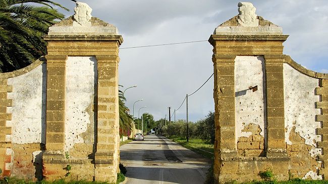 Arco di Trenta Salme, 4 consiglieri comunali chiedono controlli sulla staticità e la riapertura al traffico