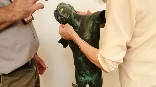 Turismo tattile, gruppo di turisti ciechi ed ipovedenti a Mazara   